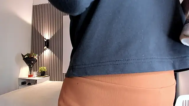 Snapshot of Zafiiraa chatting on 10-29-25, 12:18 Zafiiraa online show from 10-29-25, 12:18