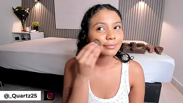 Snapshot of Zafiiraa chatting on 11-01-25, 12:40 Zafiiraa online show from 11-01-25, 12:40