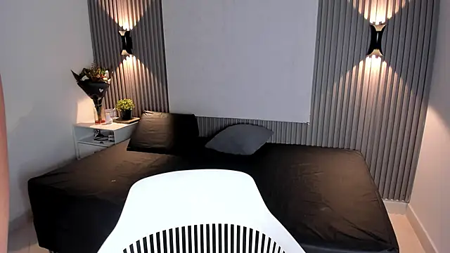 Snapshot of Zafiiraa chatting on 11-03-25, 02:07 Zafiiraa online show from 11-03-25, 02:07