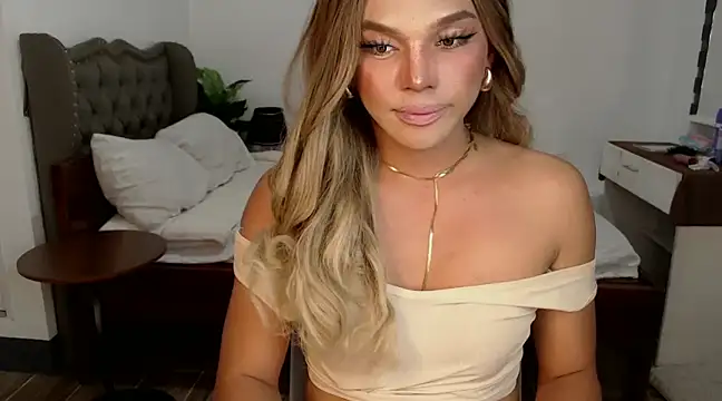 Snapshot of liaa_lurrecams chatting on 12-12-24, 02:11 liaa lurrecams online show from 12-12-24, 02:11