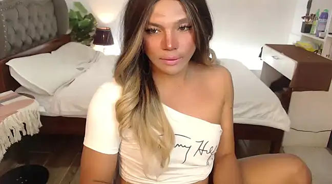 Snapshot of liaa_lurrecams chatting on 02-24-25, 07:41 liaa lurrecams online show from 02-24-25, 07:41