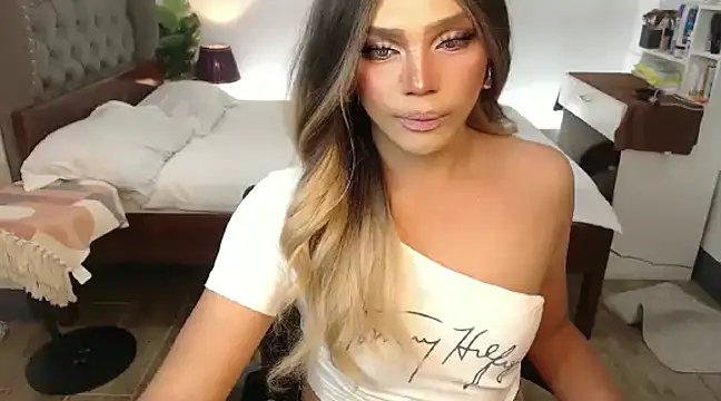 Snapshot of liaa_lurrecams chatting on 03-02-25, 06:08 liaa lurrecams online show from 03-02-25, 06:08