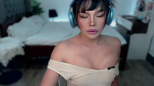 Snapshot of liaa_lurrecams chatting on 11-27-25, 01:24 liaa lurrecams online show from 11-27-25, 01:24