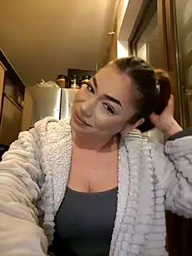 Snapshot of Ella_sweety chatting on 01-10-25, 08:48 Ella sweety online show from 01-10-25, 08:48