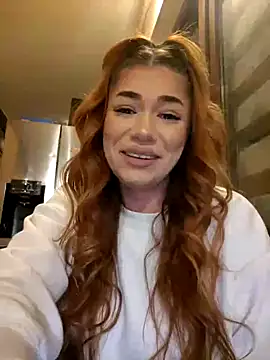 Snapshot of Ella_sweety chatting on 02-08-25, 08:32 Ella sweety online show from 02-08-25, 08:32