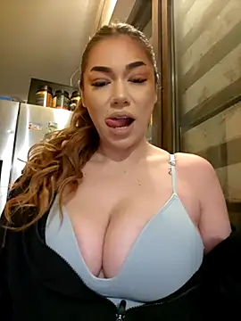 Snapshot of Ella_sweety chatting on 02-09-25, 07:52 Ella sweety online show from 02-09-25, 07:52