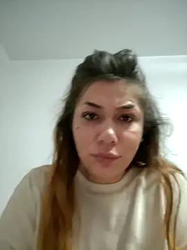 Snapshot of Ella_sweety chatting on 10-19-25, 08:20 Ella sweety online show from 10-19-25, 08:20