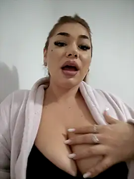 Snapshot of Ella_sweety chatting on 11-28-25, 10:01 Ella sweety online show from 11-28-25, 10:01