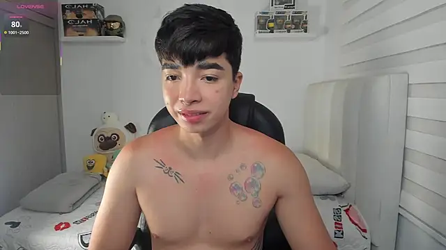 santy7v7 online show from 04-28-26, 01:38