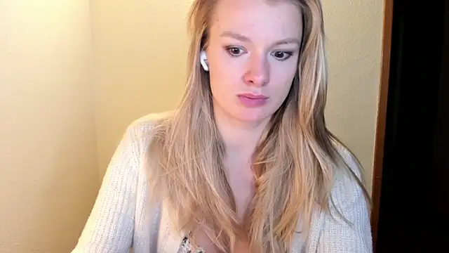 Annloveyou online show from 12-18-24, 09:18