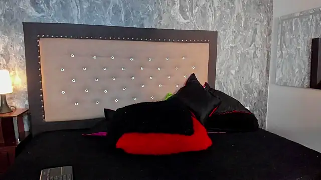 Snapshot of Lia_sarahi chatting on 03-09-25, 02:21 Lia sarahi online show from 03-09-25, 02:21