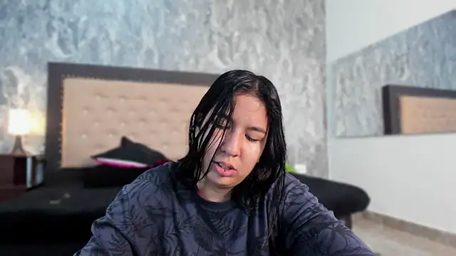 Snapshot of Lia_sarahi chatting on 03-10-25, 12:04 Lia sarahi online show from 03-10-25, 12:04