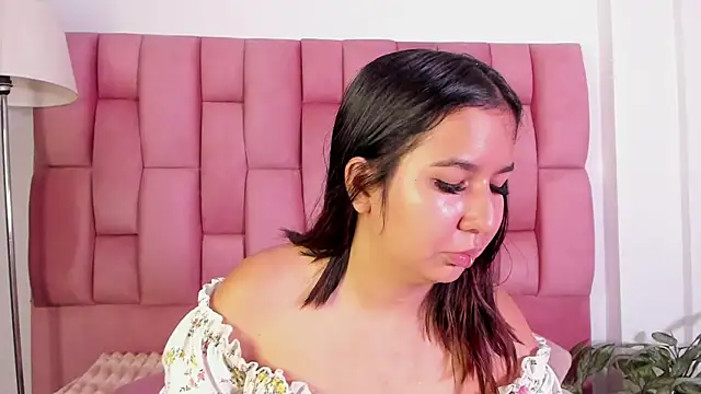 Snapshot of Lia_sarahi chatting on 03-22-25, 11:42 Lia sarahi online show from 03-22-25, 11:42