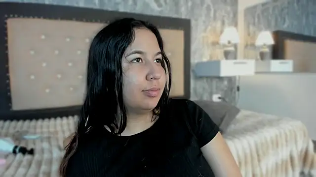 Snapshot of Lia_sarahi chatting on 10-25-25, 11:40 Lia sarahi online show from 10-25-25, 11:40