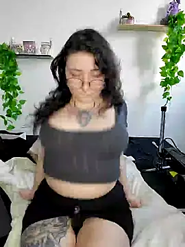 Moxxxie online show from 02-26-25, 04:35