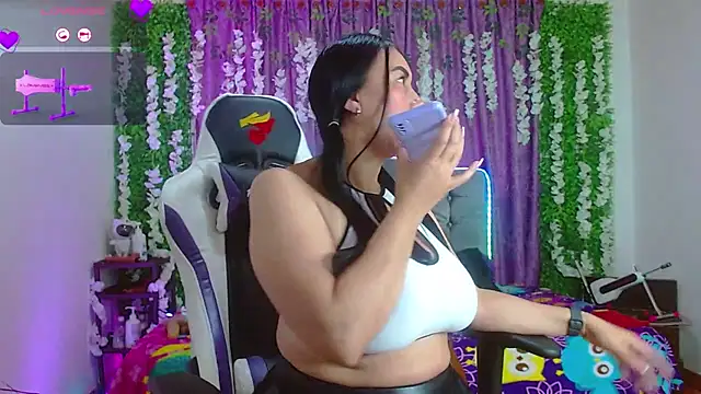 ariana-lopez online show from 11-24-25, 12:16