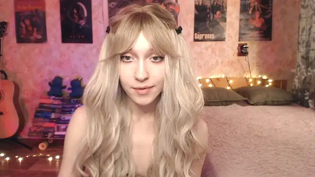 Friendly Ellie online show from 01-10-25, 03:29