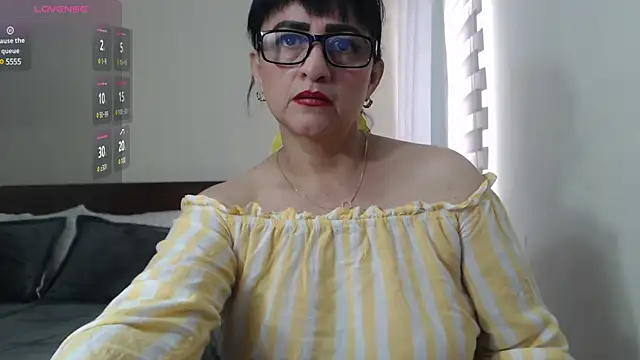 ISABEEL SOFIA01 online show from 01-31-25, 04:17