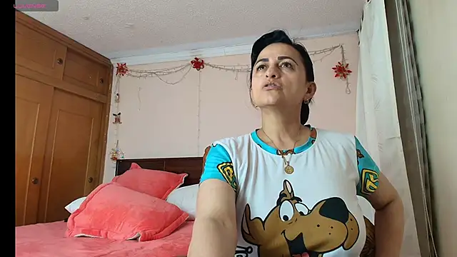 Snapshot of ISABEEL_SOFIA01 chatting on 05-17-26, 11:45 ISABEEL SOFIA01 online show from 05-17-26, 11:45