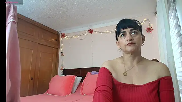 Snapshot of ISABEEL_SOFIA01 chatting on 05-22-26, 01:39 ISABEEL SOFIA01 online show from 05-22-26, 01:39