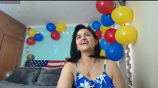 Snapshot of ISABEEL_SOFIA01 chatting on 06-13-26, 04:38 ISABEEL SOFIA01 online show from 06-13-26, 04:38