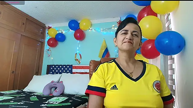 Snapshot of ISABEEL_SOFIA01 chatting on 06-17-26, 09:05 ISABEEL SOFIA01 online show from 06-17-26, 09:05