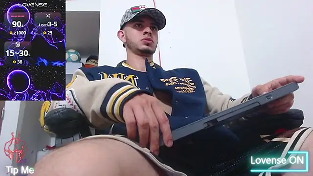 Snapshot of freestyle_blake1 chatting on 02-18-26, 02:07 freestyle blake1 online show from 02-18-26, 02:07