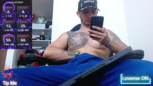 Snapshot of freestyle_blake1 chatting on 03-09-26, 02:15 freestyle blake1 online show from 03-09-26, 02:15