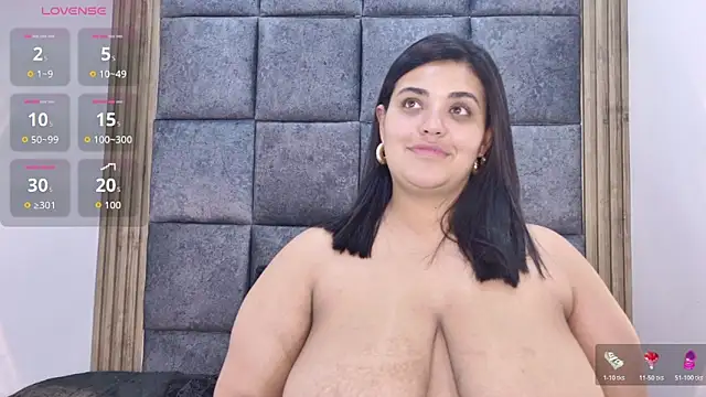 Snapshot of AmandaRousel chatting on 11-18-25, 08:02 AmandaRousel online show from 11-18-25, 08:02