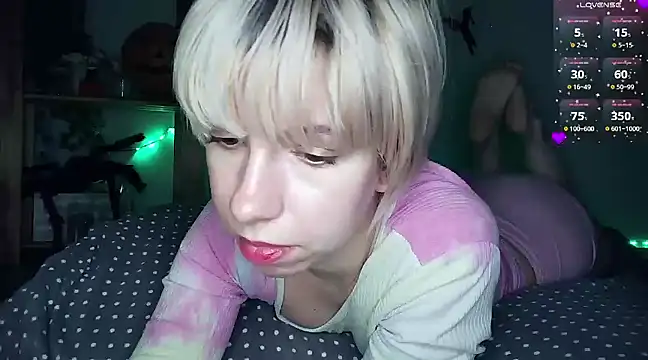 Snapshot of cruellagoth666 chatting on 12-04-24, 07:01 cruellagoth666 online show from 12-04-24, 07:01