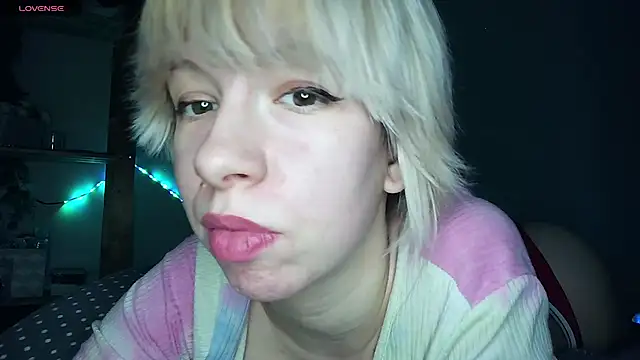 Snapshot of cruellagoth666 chatting on 12-10-24, 07:00 cruellagoth666 online show from 12-10-24, 07:00