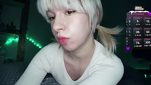 Snapshot of cruellagoth666 chatting on 01-22-25, 04:23 cruellagoth666 online show from 01-22-25, 04:23