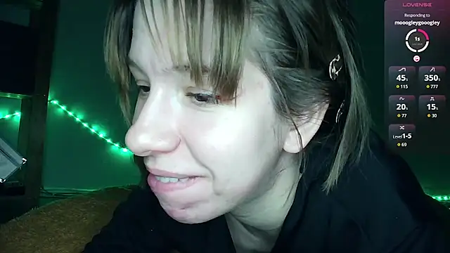 Snapshot of cruellagoth666 chatting on 10-04-25, 12:30 cruellagoth666 online show from 10-04-25, 12:30