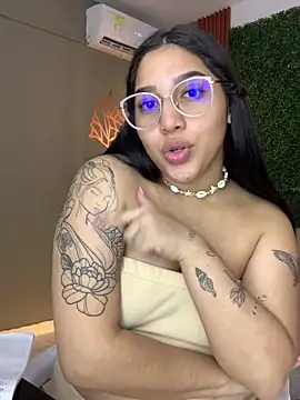 Snapshot of Amandanauty chatting on 12-20-24, 03:58 Amandanauty online show from 12-20-24, 03:58