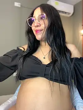 Snapshot of Amandanauty chatting on 12-31-24, 04:49 Amandanauty online show from 12-31-24, 04:49