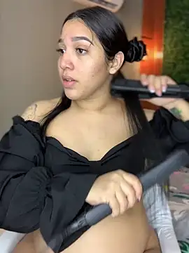 Snapshot of Amandanauty chatting on 12-31-24, 09:28 Amandanauty online show from 12-31-24, 09:28