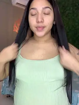 Snapshot of Amandanauty chatting on 01-28-25, 08:26 Amandanauty online show from 01-28-25, 08:26