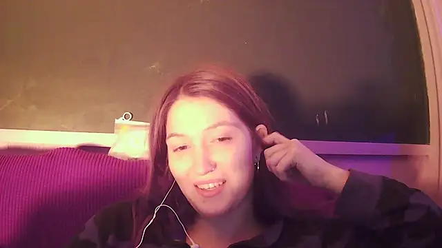 Snapshot of Angelk43 chatting on 12-14-25, 03:56 Angelk43 online show from 12-14-25, 03:56