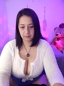 Snapshot of camilalatti chatting on 04-19-26, 08:33 camilalatti online show from 04-19-26, 08:33