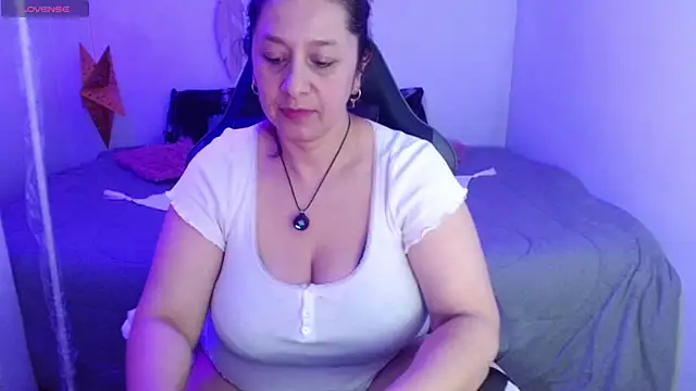 Snapshot of camilalatti chatting on 05-01-26, 12:59 camilalatti online show from 05-01-26, 12:59