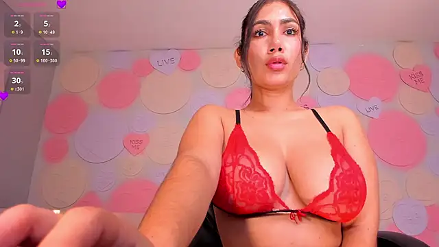 Snapshot of MarieJaneX chatting on 01-08-25, 04:54 MarieJaneX online show from 01-08-25, 04:54