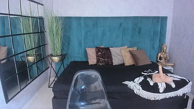 cintiagreyx online show from 02-10-26, 11:25