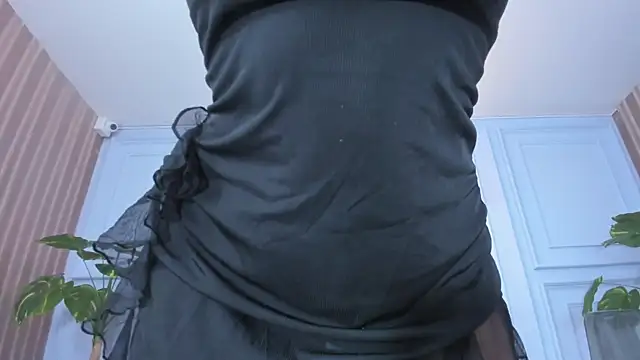 cintiagreyx online show from 04-18-26, 07:07