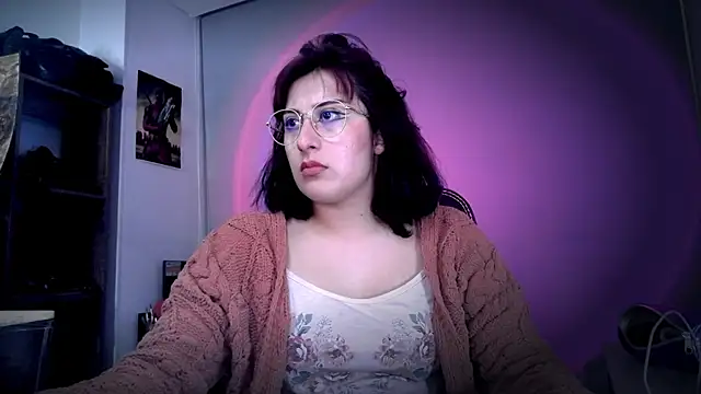 Snapshot of Scarlett_Sen chatting on 05-08-26, 03:06 Scarlett Sen online show from 05-08-26, 03:06