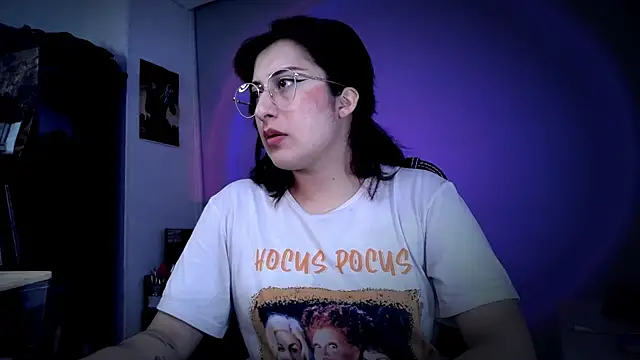 Snapshot of Scarlett_Sen chatting on 05-11-26, 02:45 Scarlett Sen online show from 05-11-26, 02:45
