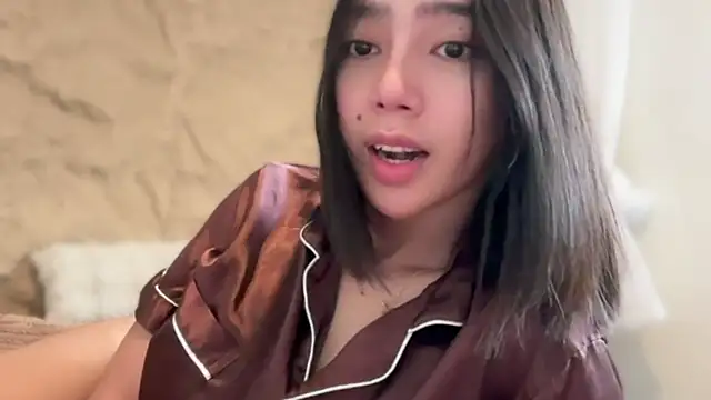 GenesisCastillano online show from 03-05-26, 02:29