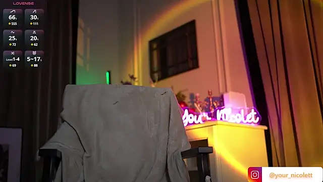 Snapshot of Your_Nicolett chatting on 01-20-25, 04:21 Your Nicolett online show from 01-20-25, 04:21