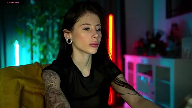 Snapshot of Your_Nicolett chatting on 02-18-25, 02:16 Your Nicolett online show from 02-18-25, 02:16