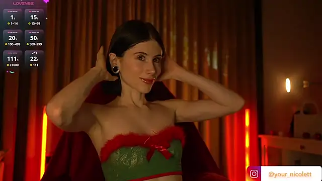 Snapshot of Your_Nicolett chatting on 12-21-25, 12:40 Your Nicolett online show from 12-21-25, 12:40