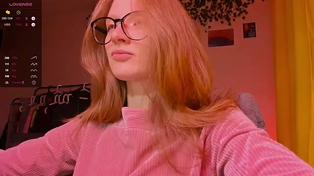 Snapshot of mollytuck chatting on 12-02-25, 03:51 mollytuck online show from 12-02-25, 03:51